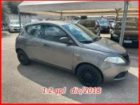 Usata Lancia Ypsilon Gold 69 CV (50 kW) 2018 Grigio Utilitaria
