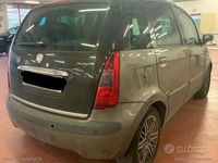 Usata Lancia Musa 101 CV (74 kW) 2006 Grigio Monovolume