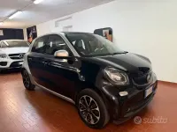Usata Smart ForFour Prime 71 CV (52 kW) 2015 Nero Utilitaria