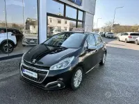 Usata Peugeot 208 83 CV (61 kW) 2019 Nero Utilitaria