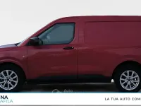 Usata Ford Transit Trend 99 CV (72 kW) 2024 Rosso Monovolume