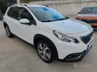 Usata Peugeot 2008 Allure 100 CV (73 kW) 2016 Bianco SUV