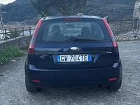 Usata Ford Fiesta 73 CV (53 kW) 2004 Blu Utilitaria