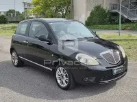 Gebraucht Lancia Ypsilon 77 PS (56 kW) 2012 Schwarz Kleinwagen