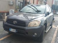 Usata Toyota RAV4 136 CV (100 kW) 2006 Grigio SUV