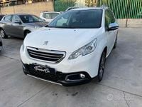 Usata Peugeot 2008 Allure 92 CV (67 kW) 2014 Bianco SUV