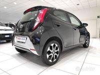 Usata Toyota Aygo Connect Style 72 CV (52 kW) 2021 Nero Utilitaria