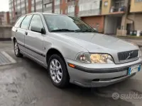 Usata Volvo V40 109 CV (80 kW) 2000 Grigio Station wagon