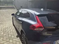 Usata Volvo V40 Momentum 120 CV (88 kW) 2017 Bluazzurro Berlina