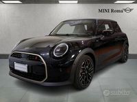 Usata Mini Cooper Favoured 204 CV (150 kW) 2024 Midnight black ii Utilitaria