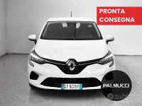 Używany Renault Clio V Business 72 KM (52 kW) 2021 Biały Sedan/Limuzyna