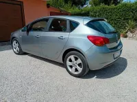 Usata Opel Astra 110 CV (80 kW) 2012 Grigio Berlina