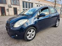 Usata Toyota Yaris Luna 90 CV (66 kW) 2006 Blu Utilitaria