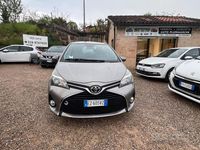 Usata Toyota Yaris 69 CV (50 kW) 2015 Grigio Utilitaria