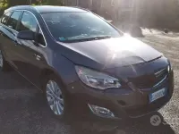 Usata Opel Astra Cosmo 125 CV (91 kW) 2011 Grigio Station wagon