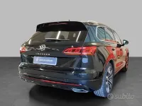 Usata VW Touareg Elegance 231 CV (169 kW) 2023 Grenadill black metallizzato SUV
