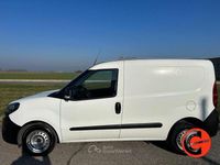 Usata Fiat Doblò 95 CV (69 kW) 2021 Bianco pastello Monovolume