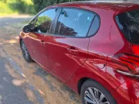 Usata Peugeot 208 82 CV (60 kW) 2017 Rosso Utilitaria