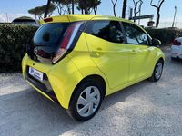Usata Toyota Aygo X-play 70 CV (51 kW) 2017 Giallo Utilitaria