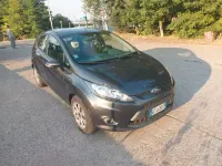 Usata Ford Fiesta 90 CV (66 kW) 2010 Bluazzurro Berlina