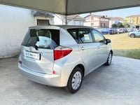 Usata Toyota Verso-S Style 99 CV (72 kW) 2012 Grigio Monovolume