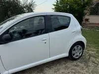 Usata Toyota Aygo Connect Style 68 CV (50 kW) 2013 Bianco Utilitaria