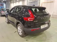 Usata Volvo XC40 Momentum 150 CV (110 kW) 2021 Nero SUV