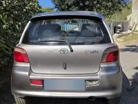 Usata Toyota Yaris 106 CV (77 kW) 2002 Grigio Berlina