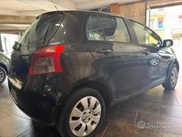 Usata Toyota Yaris Sol 87 CV (63 kW) 2007 Nero Utilitaria