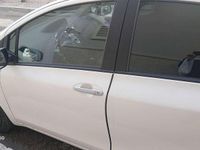 Usata Toyota Yaris 69 CV (50 kW) 2011 Bianco Berlina