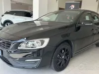 Usata Volvo V60 120 CV (88 kW) 2016 Nero Station wagon