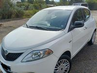 Usata Lancia Ypsilon Gold 69 CV (50 kW) 2017 Bianco Utilitaria