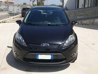 Usata Ford Fiesta Titanium 82 CV (60 kW) 2012 Nero Utilitaria