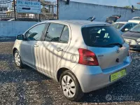 Usata Toyota Yaris 69 CV (50 kW) 2009 Grigio Utilitaria