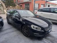 Usata Volvo V60 Momentum 114 CV (83 kW) 2014 Nero Station wagon