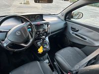 Usata Lancia Ypsilon 69 CV (50 kW) 2015 Nero Utilitaria