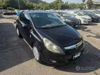 Usata Opel Corsa Club 65 CV (47 kW) 2012 Nero Utilitaria