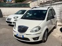 Usata Lancia Musa 95 CV (69 kW) 2012 Bianco Monovolume