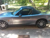 Usata Mazda MX5 110 CV (80 kW) 2001 Grigio Cabrio