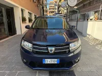 Usata Dacia Sandero Lauréate 90 CV (66 kW) 2015 Bluazzurro Utilitaria