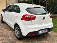 usata Kia Rio 1.1 CRDi Ottime condizioni, neopatentati.