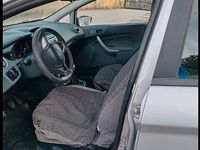 Usata Ford Fiesta 96 CV (70 kW) 2011 Grigio Berlina