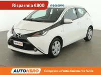 Begagnad Toyota Aygo X-play 70 HK (51 kW) 2016 Vit Halvkombi