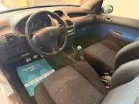 Usata Peugeot 206 CC 109 CV (80 kW) 2004 Argento Cabrio