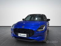 Usata Suzuki Swift 83 CV (61 kW) 2024 Blu tetto nero Utilitaria