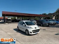 Usata Peugeot 107 Active 68 CV (50 kW) 2012 Bianco Utilitaria