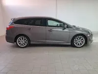 Usado Ford Focus 163 HP (119 kW) 2012 Cinzento Carrinha