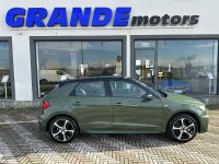 Nuova Audi A1 Sportback S-Line 116 CV (85 kW) 2026 Verde distretto metallizzato Utilitaria