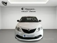 Begagnad Lancia Ypsilon Gold 69 HK (50 kW) 2018 Vit Halvkombi