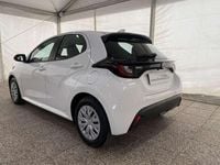 Usata Toyota Yaris Hybrid Active 116 CV (85 kW) 2025 Bianco Berlina